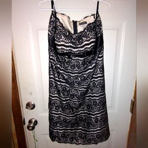 Delaru Dress